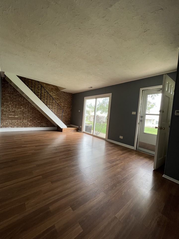 185 Rita Ct #B - Photo 3 of 9