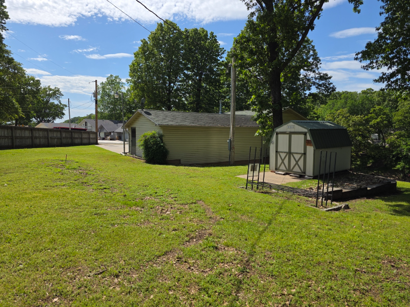 221 Anchor Rd - Photo 5 of 15