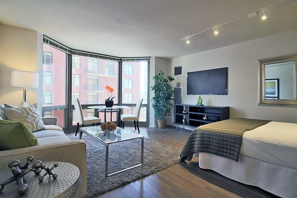 1115 N Dearborn St