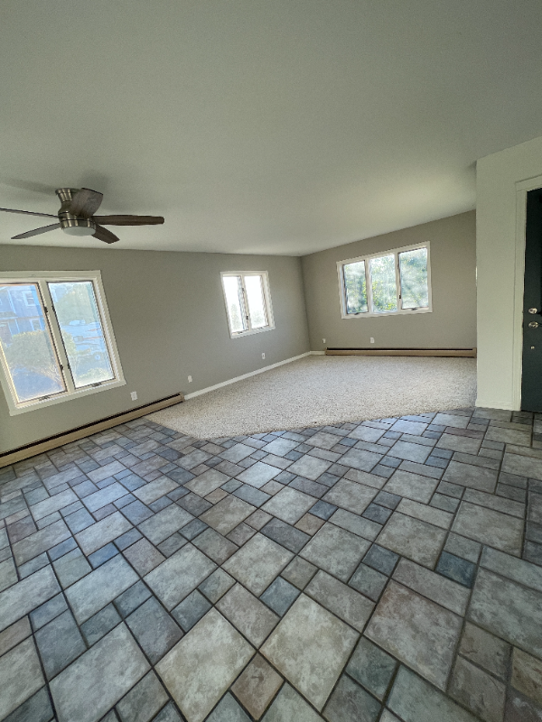 1901 Grant St - Photo 5 of 18