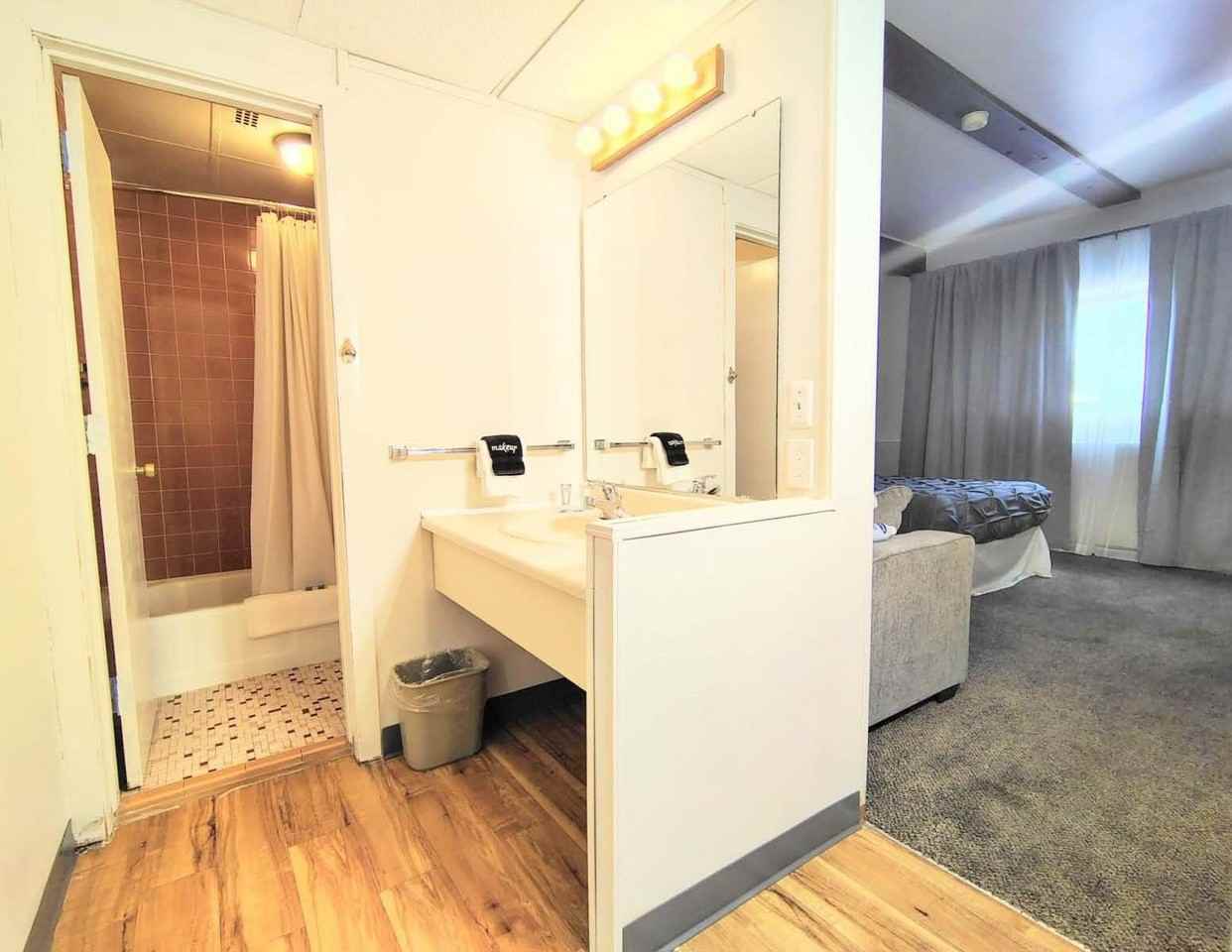 526 2nd Ave N - Photo 3 of 6