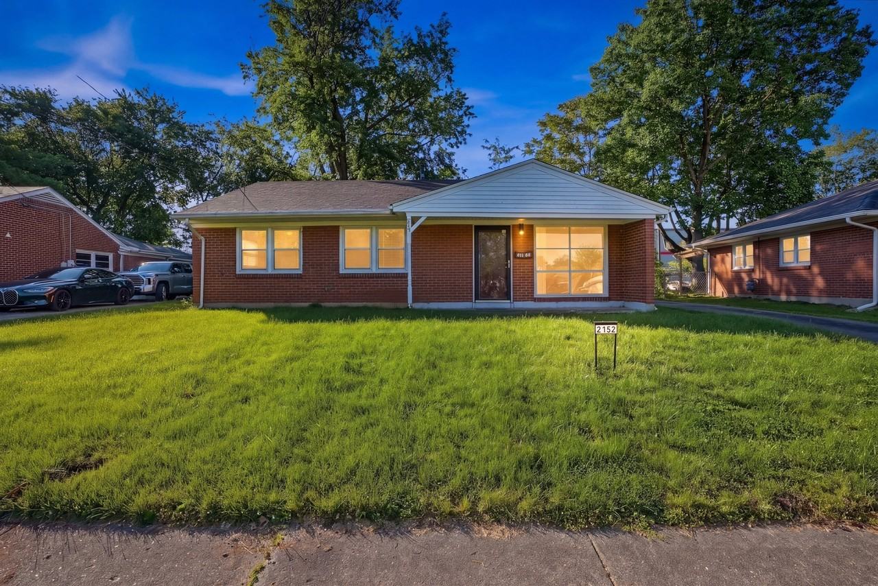 2132 Belmont Rd - Photo 2 of 18