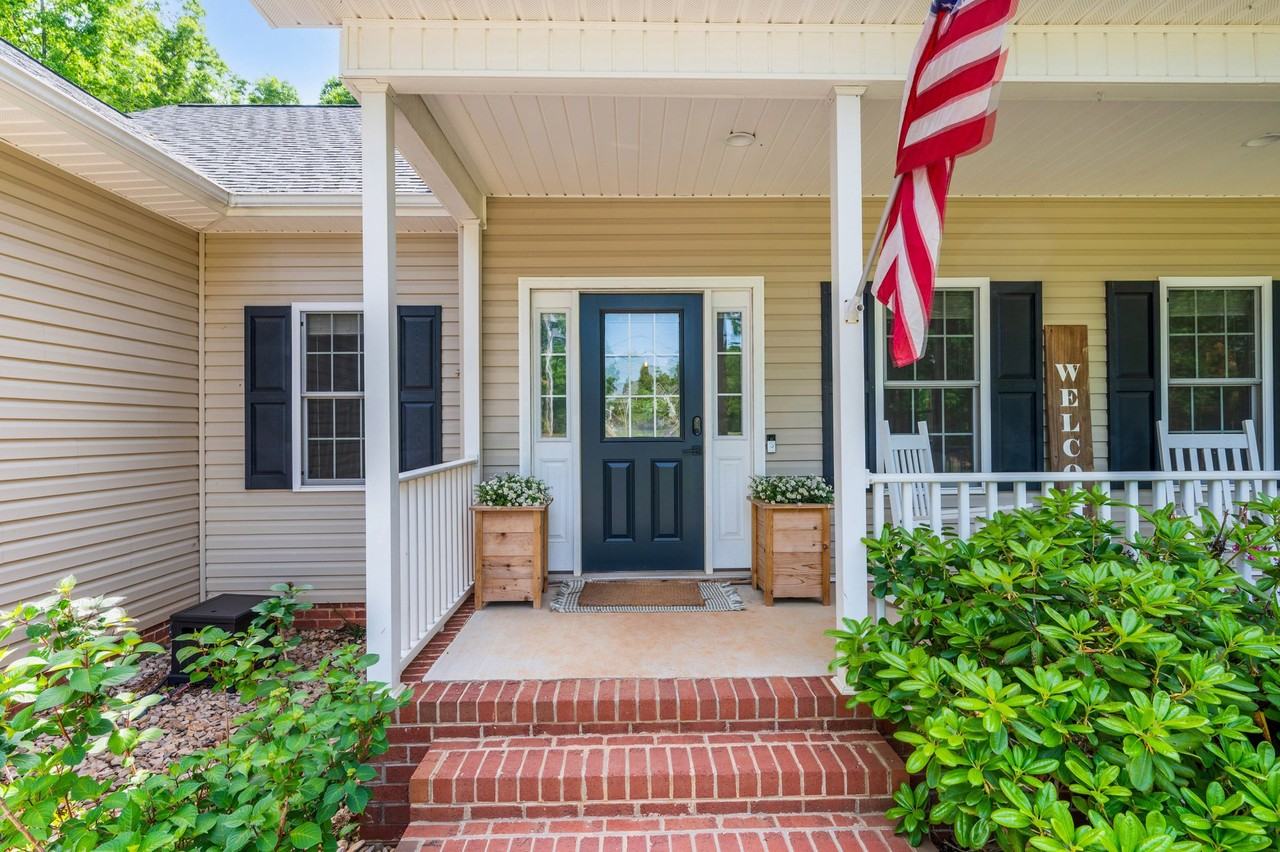 883 Little Bear Ln - Photo 4 of 50