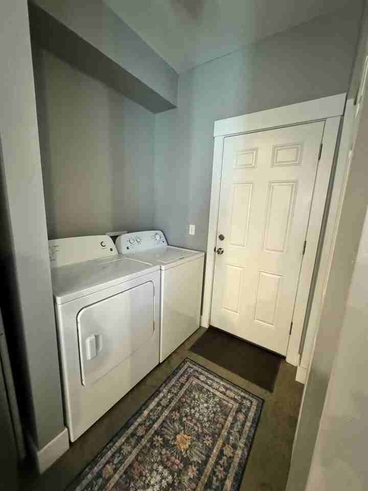 372 Park Ave #A - Photo 7 of 8