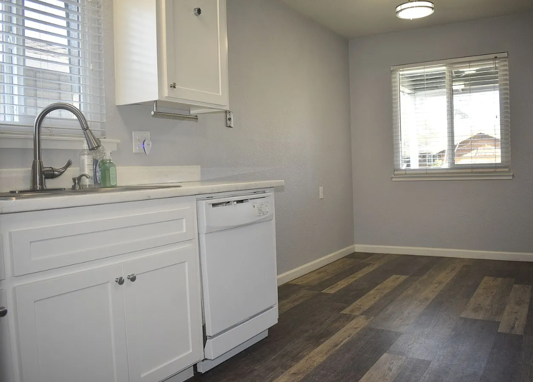 186 Globe Ave, Unit 186 - Photo 5 of 12