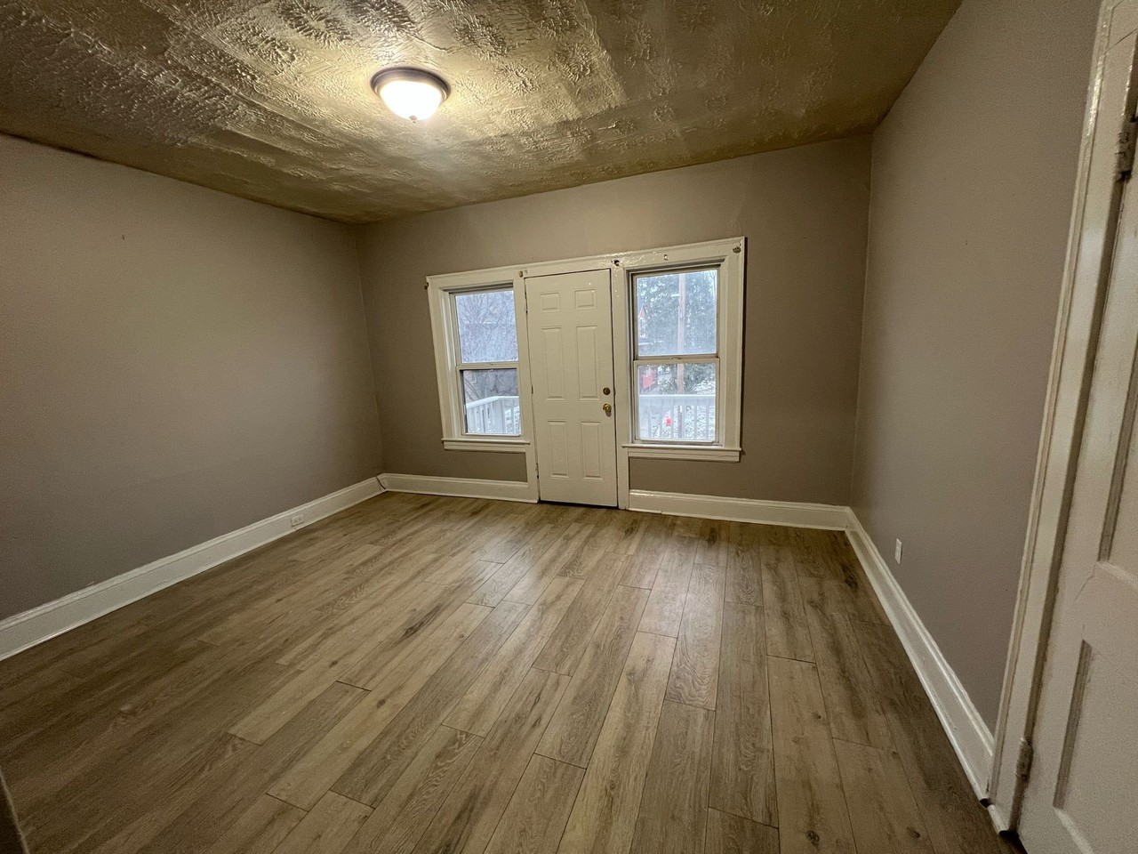 3362 E 145th St #2 - Photo 2 of 13