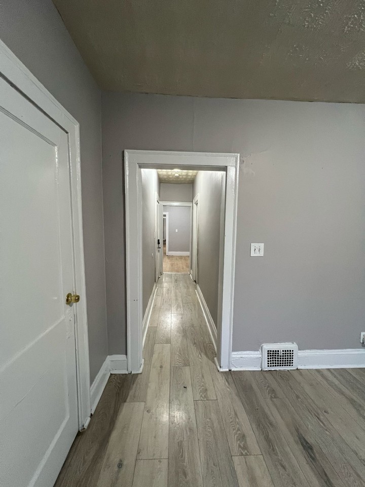 3362 E 145th St #2 - Photo 6 of 13