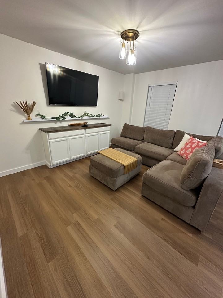 135 Intrepid Ln - Photo 4 of 17