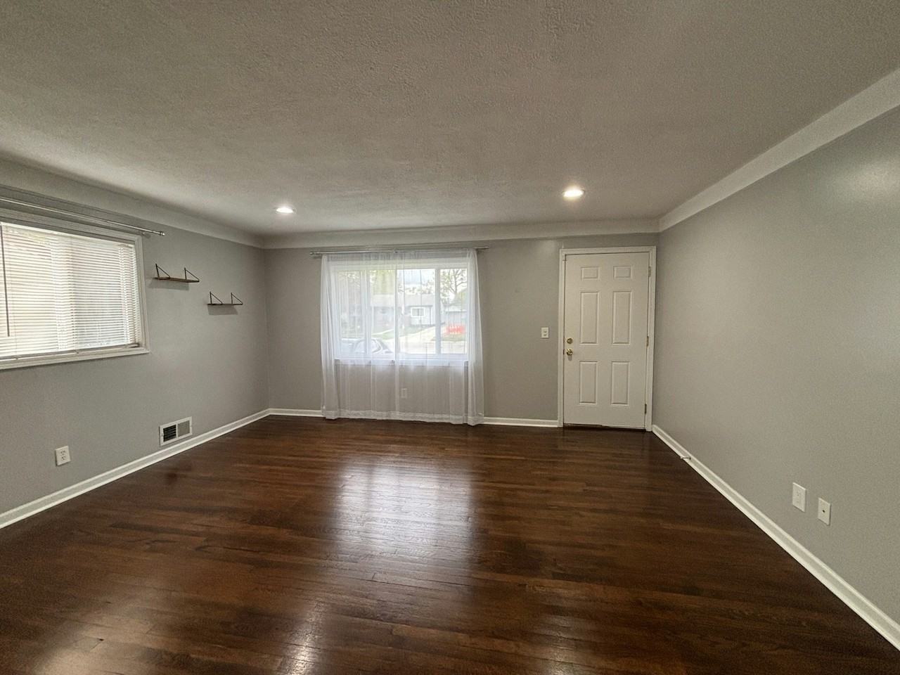 21756 Weller Avenue - Photo 2 of 14