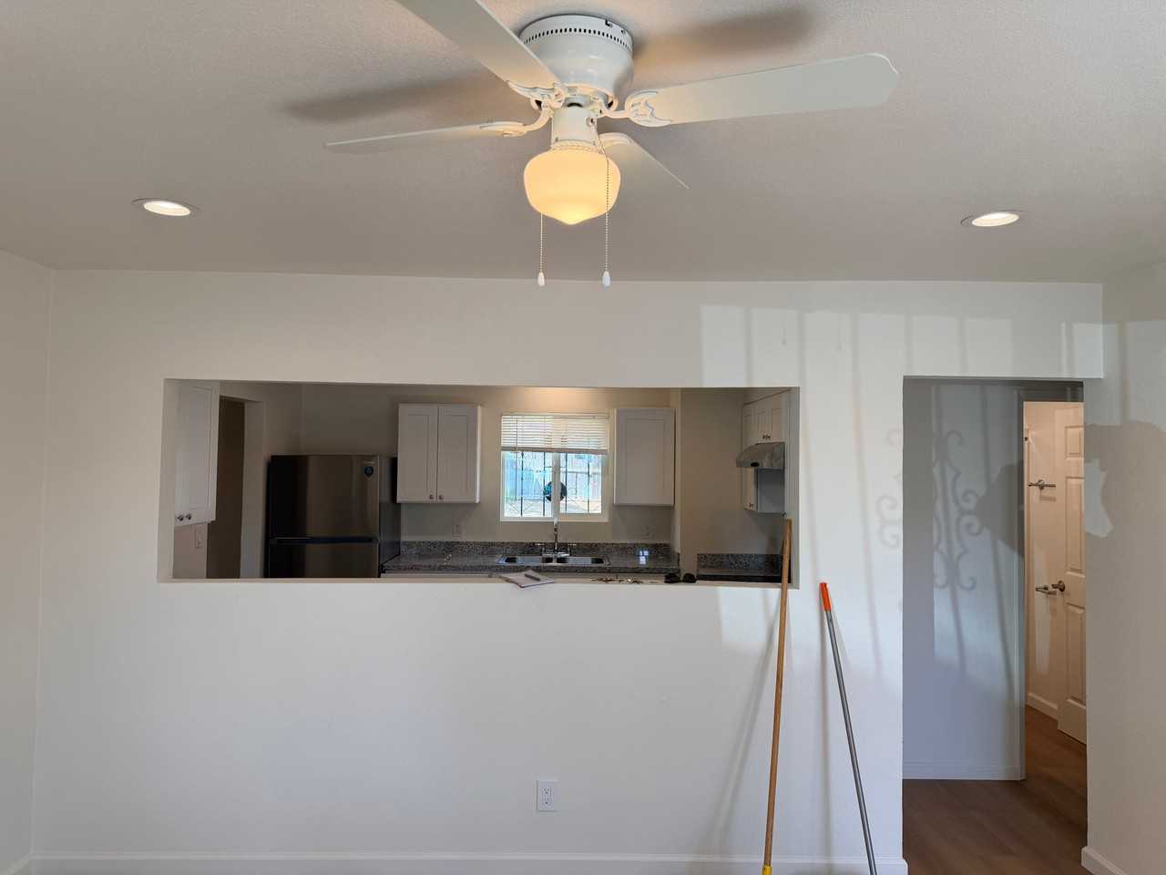 824 W Valencia Ave - Photo 4 of 23
