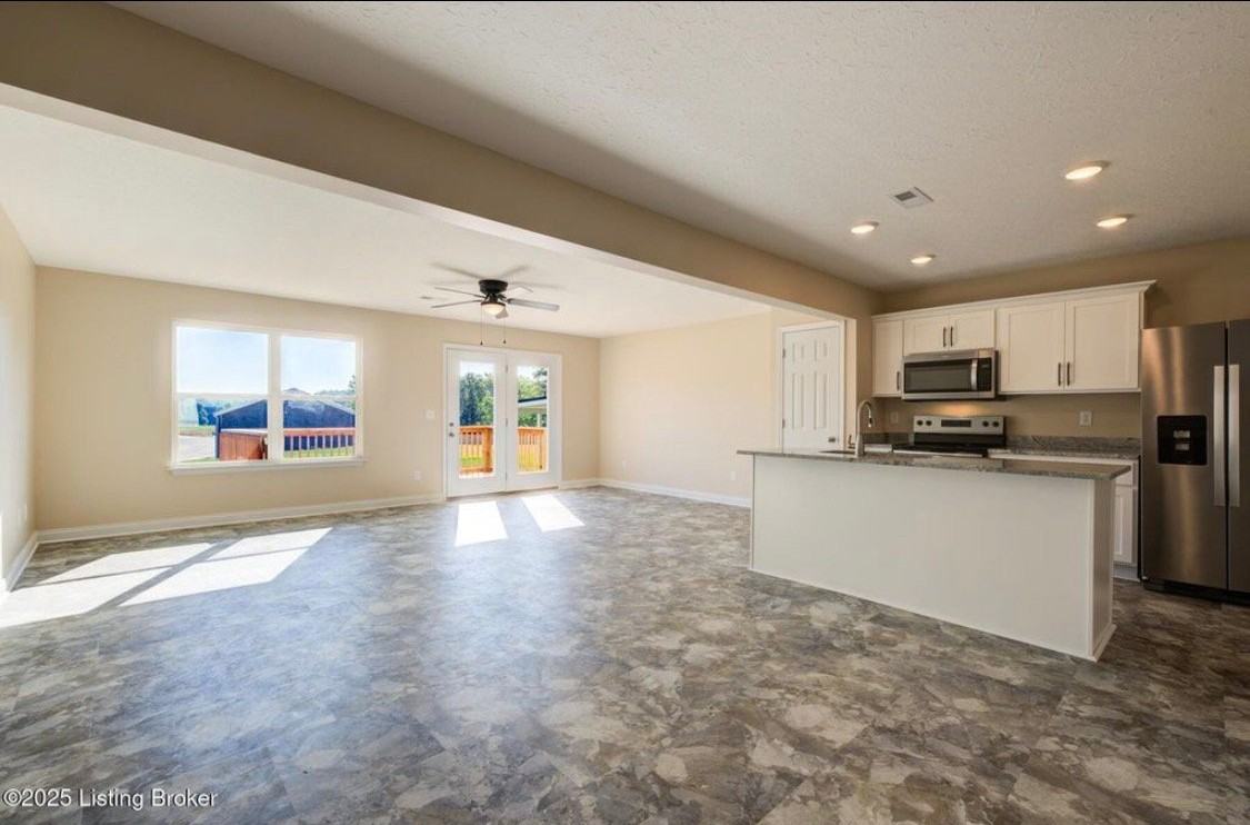 203 Dixon Cir - Photo 3 of 17