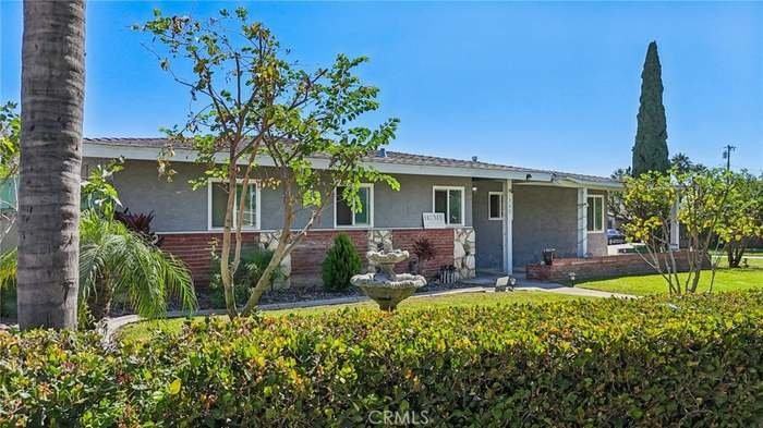 1260 Lincoln Ave - Photo 2 of 20
