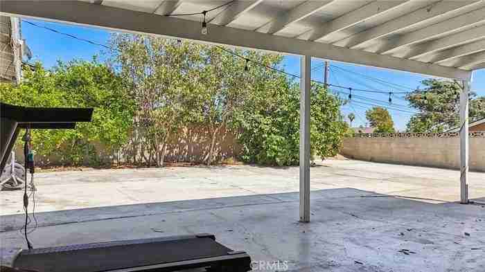 1260 Lincoln Ave - Photo 4 of 20