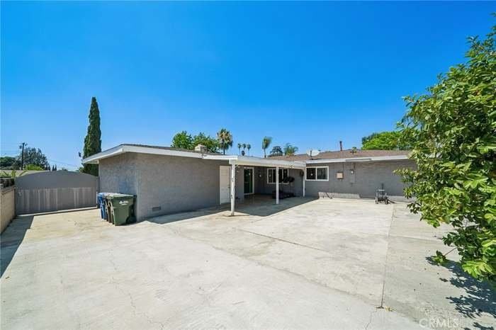 1260 Lincoln Ave - Photo 5 of 20