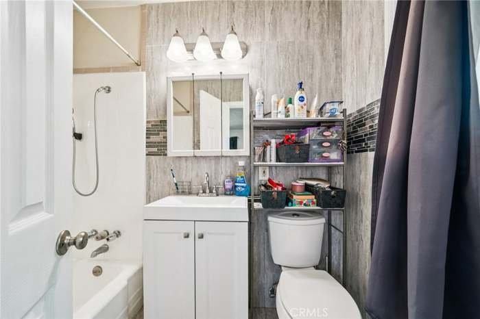 1260 Lincoln Ave - Photo 7 of 20