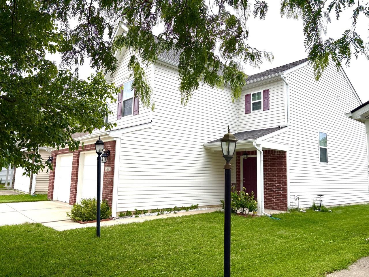 2467 Middle View Dr - Photo 2 of 16