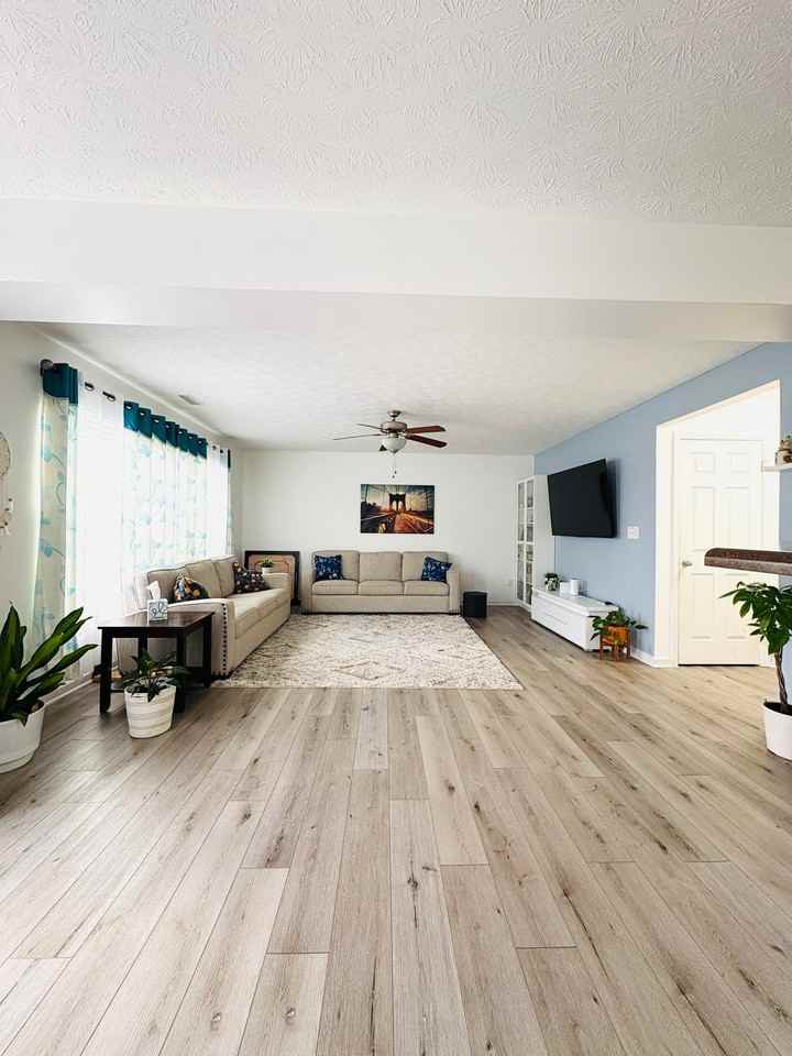 2467 Middle View Dr - Photo 5 of 16