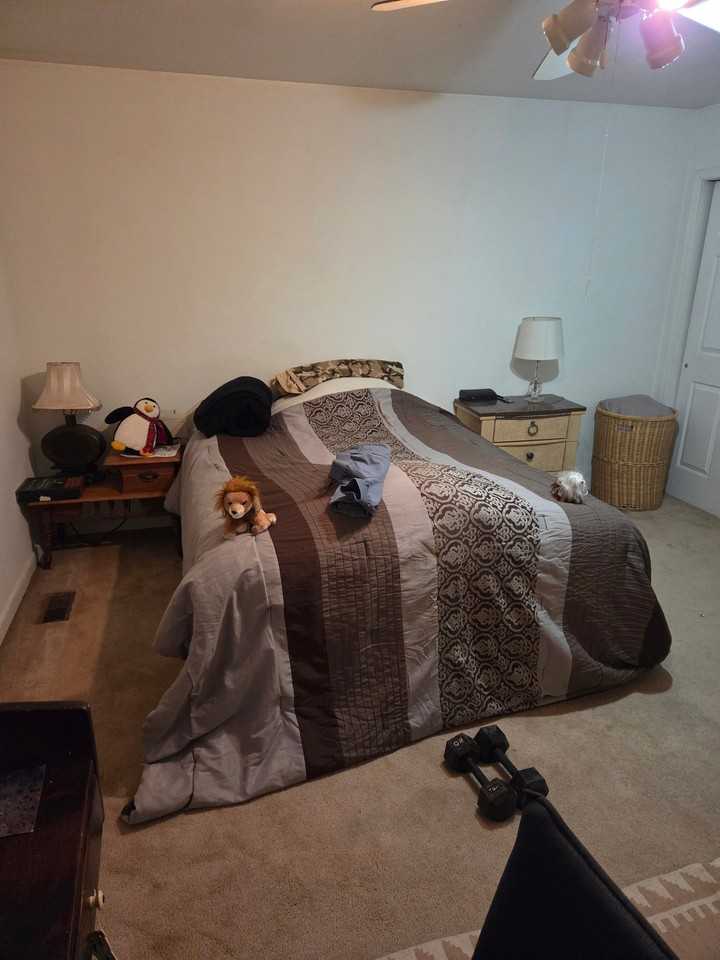 21025 Woodfield Rd - Photo 2 of 7
