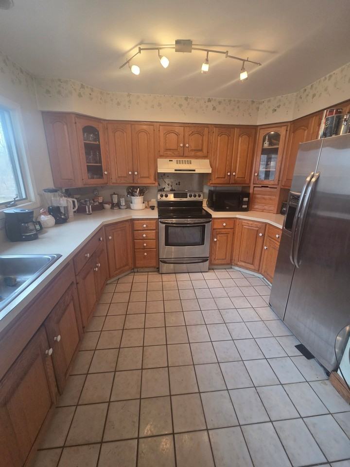 21025 Woodfield Rd - Photo 6 of 7