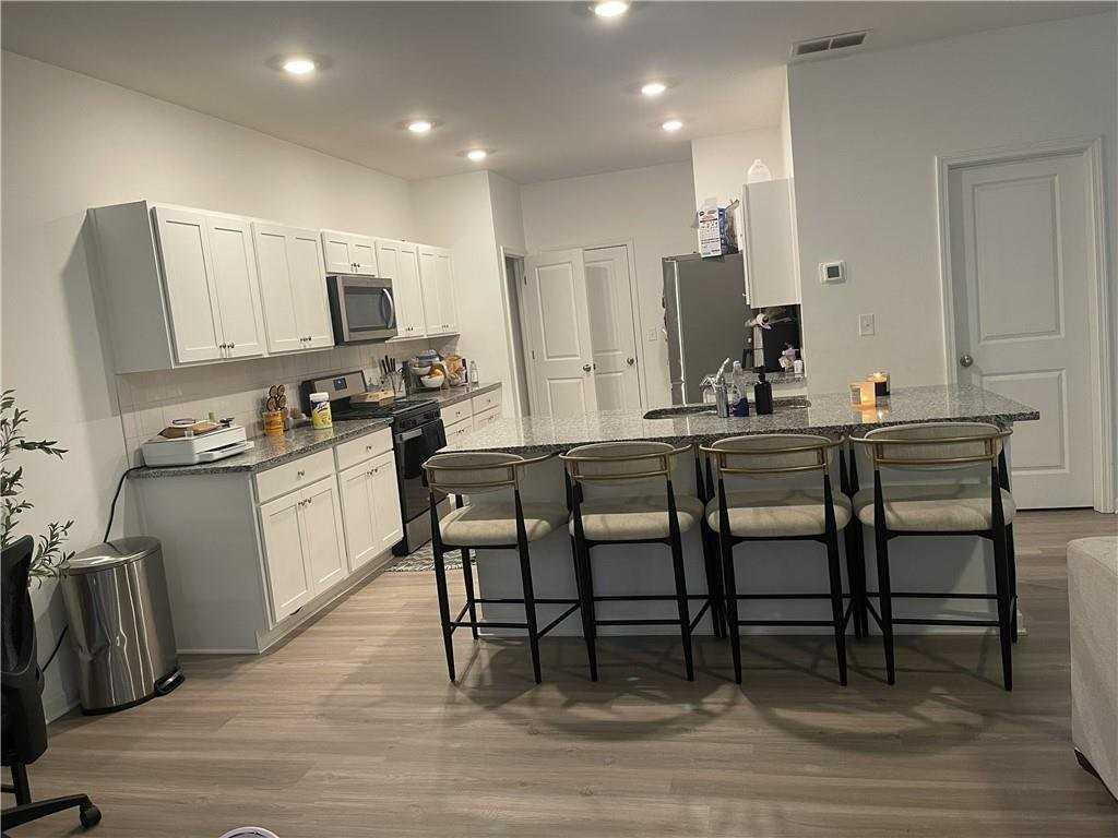 5765 Thornton Dr - Photo 3 of 6