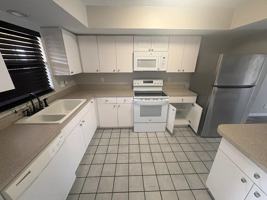 featured image of 706 Se 13th Ct #E