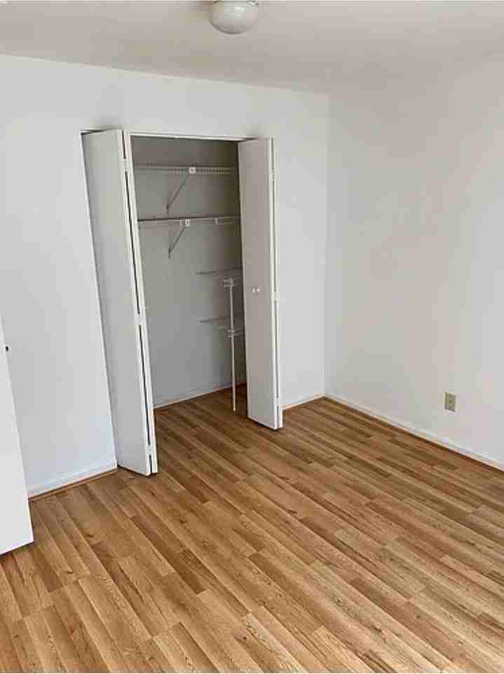 7615 Colony Ave - Photo 4 of 7