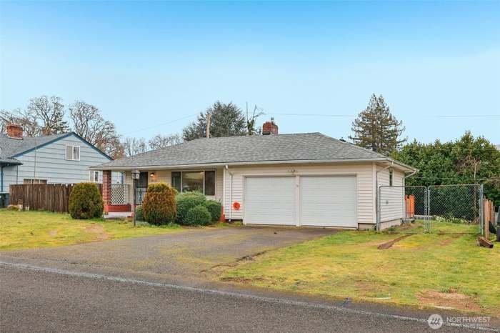 10316 Becker Dr Sw - Photo 2 of 20