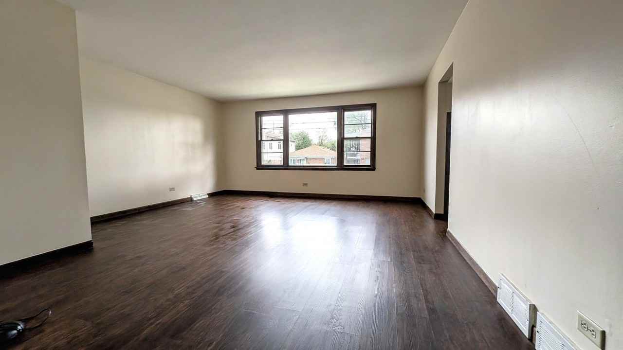 7535 W Hanover St #1 - Photo 3 of 11