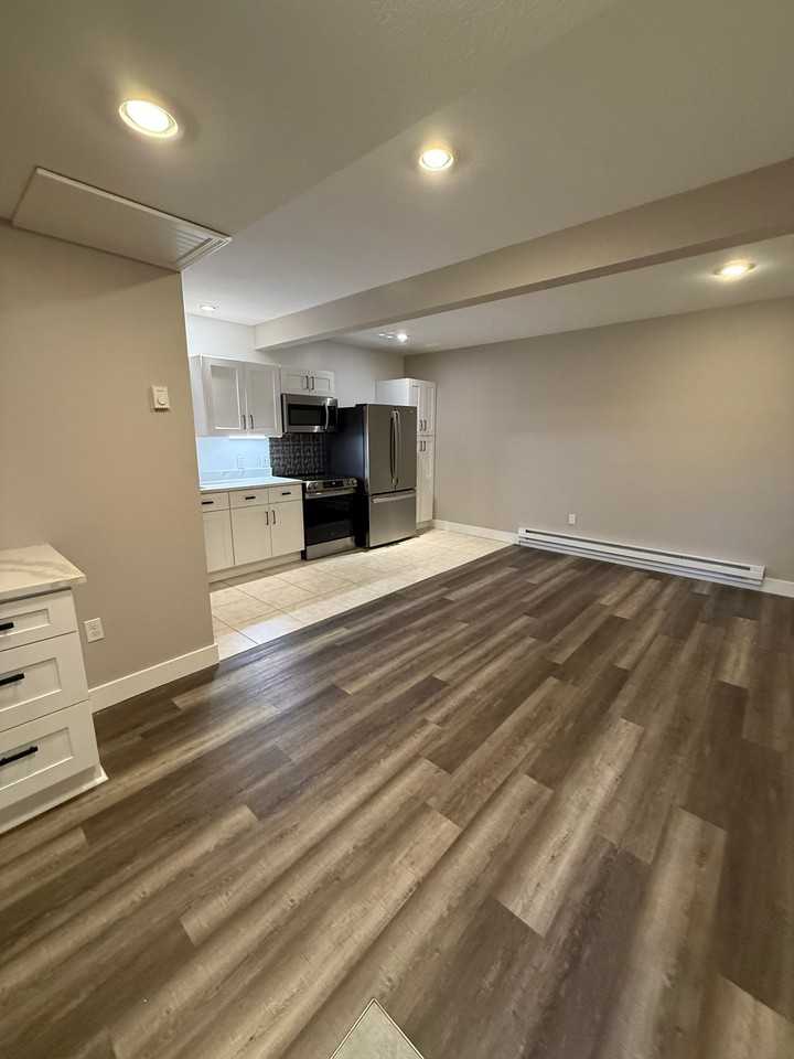 403 W Main St #B - Photo 2 of 6