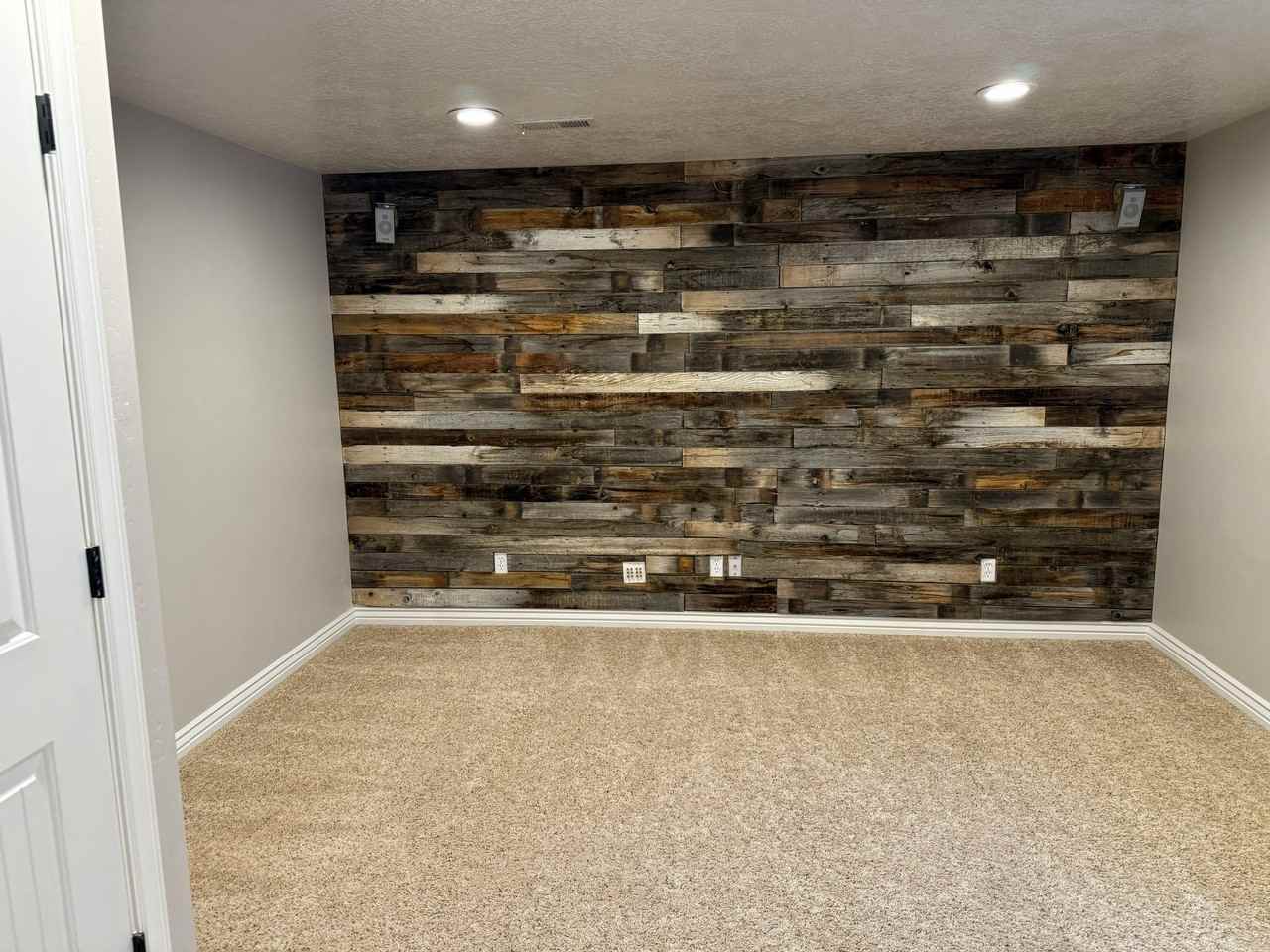 275 N St #B - Photo 5 of 15