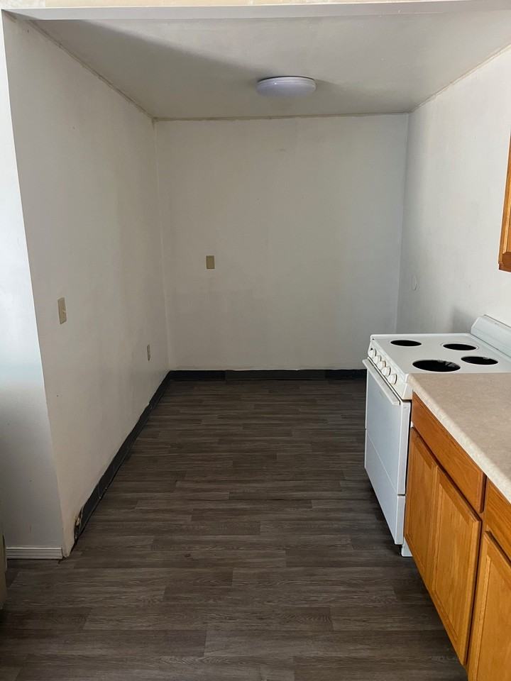 103 N Don Ryan St #2 - Photo 3 of 5