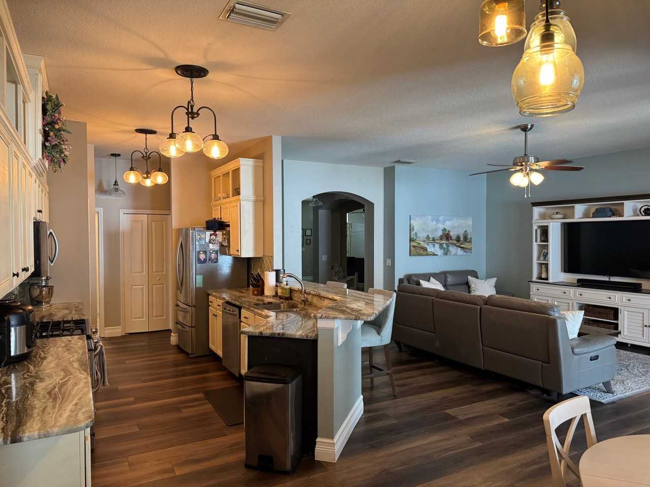 2735 Valencia Grove Dr - Photo 6 of 20