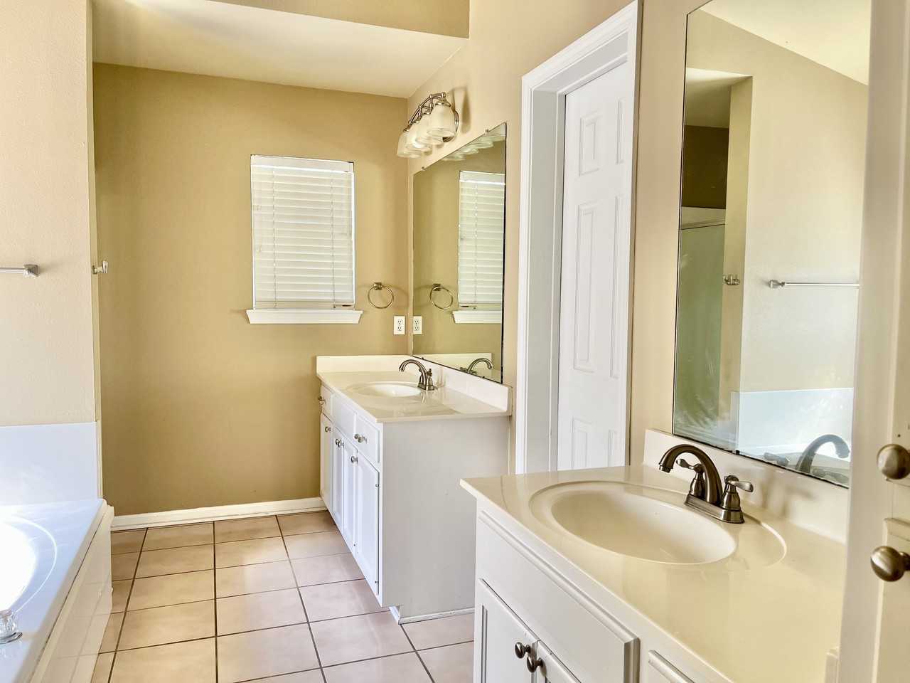17410 Chasefield Ave #1 - Photo 6 of 16