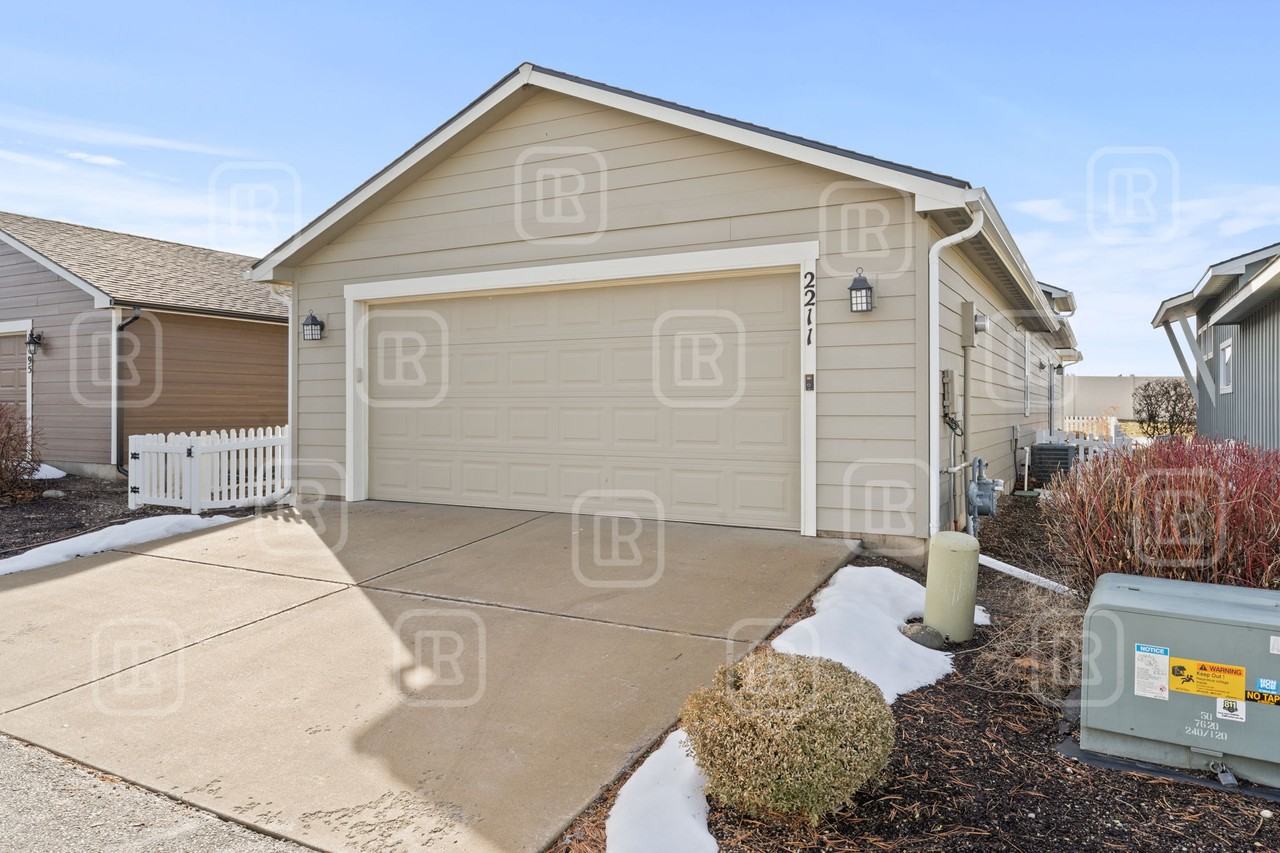 2211 Oakland Ln #1 - Photo 2 of 26
