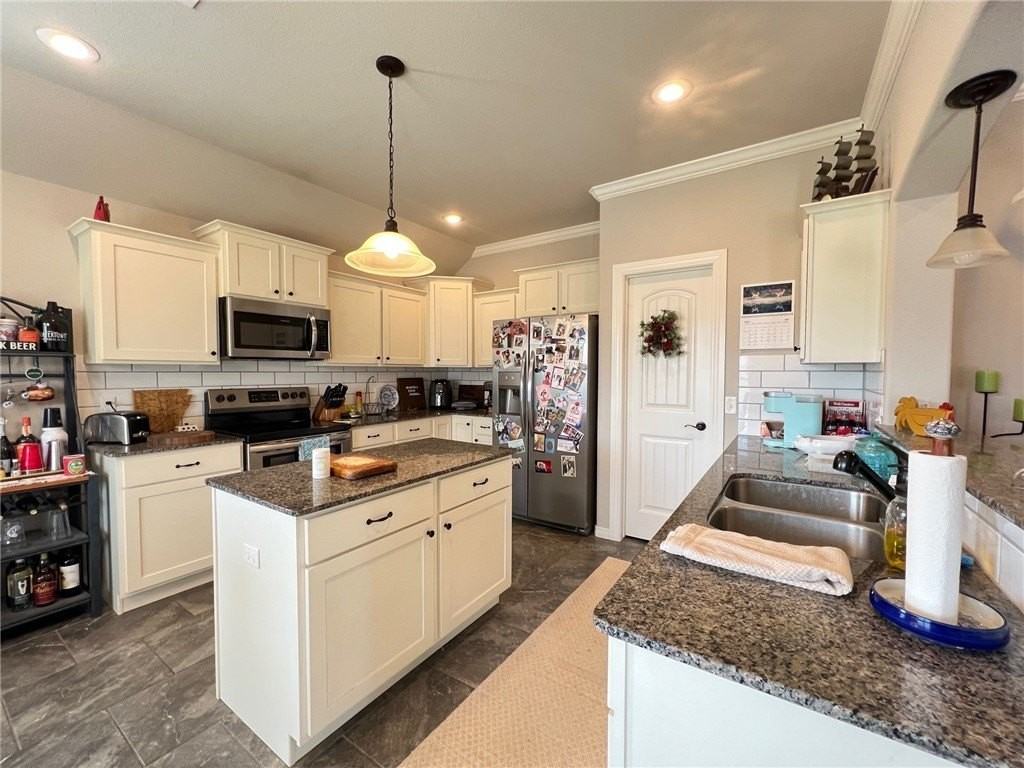 3697 Serenity St - Photo 7 of 15