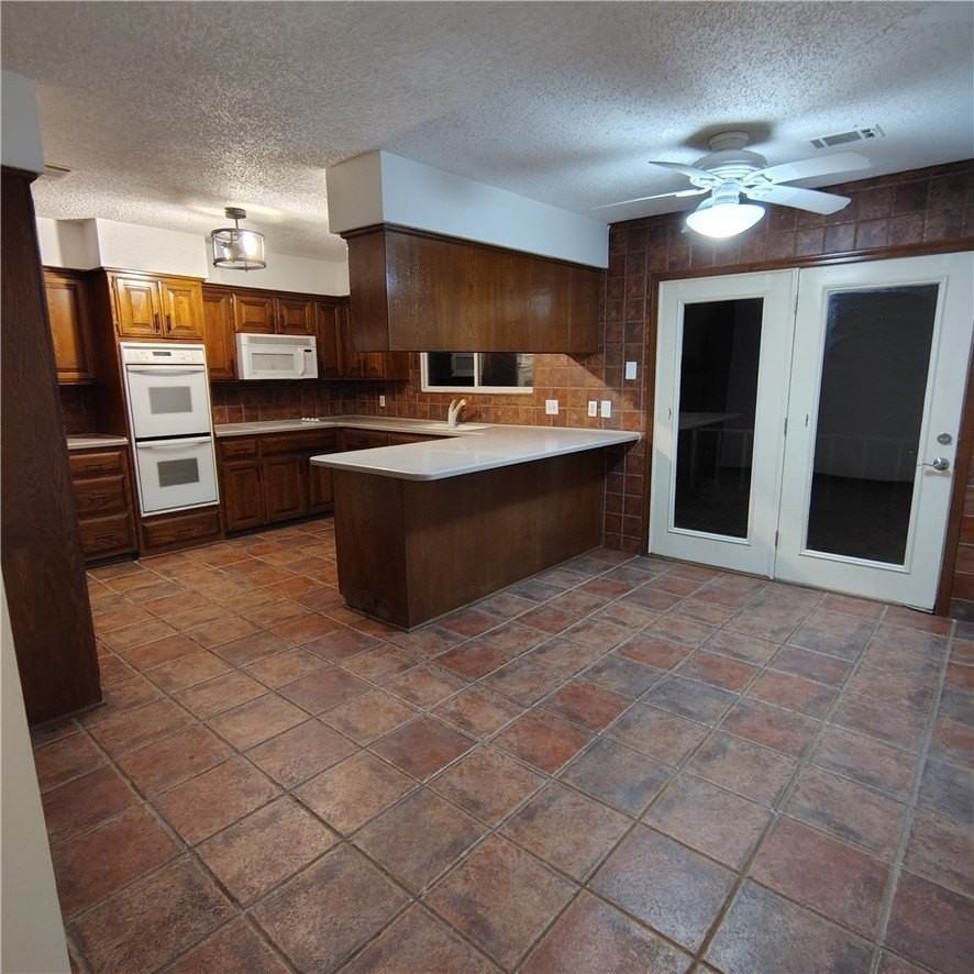 3129 Glen Flora Way - Photo 3 of 10