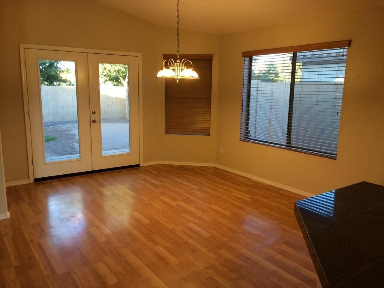 510 E Kent Ave - Photo 6 of 34