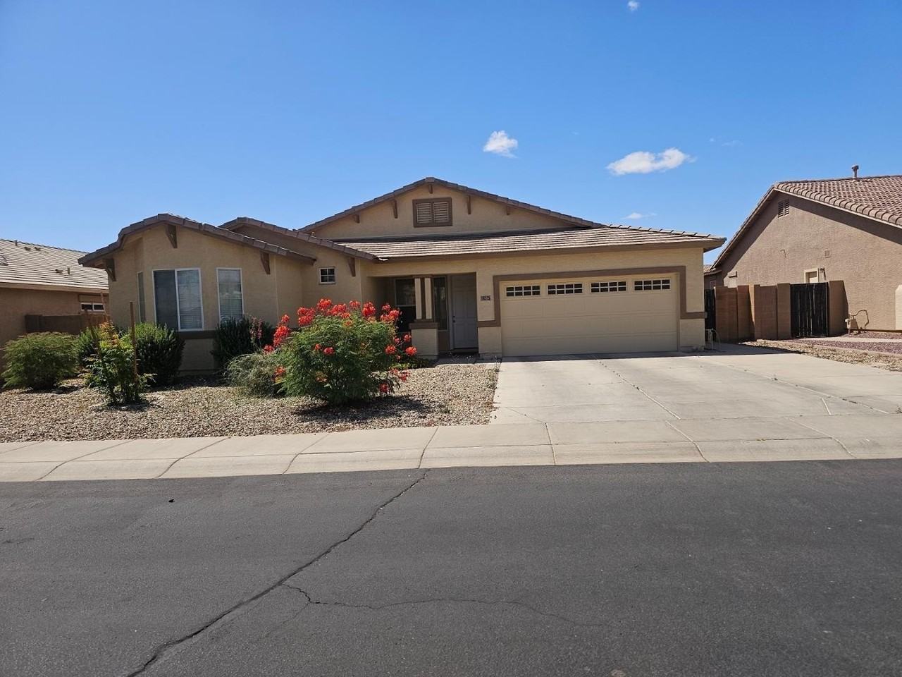 18515 W Caribbean Ln - Photo 3 of 29
