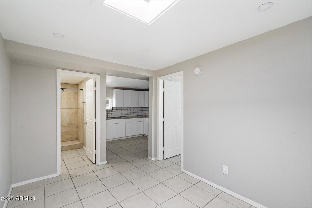 703 W 1st Pl #4 - Photo 3 of 11