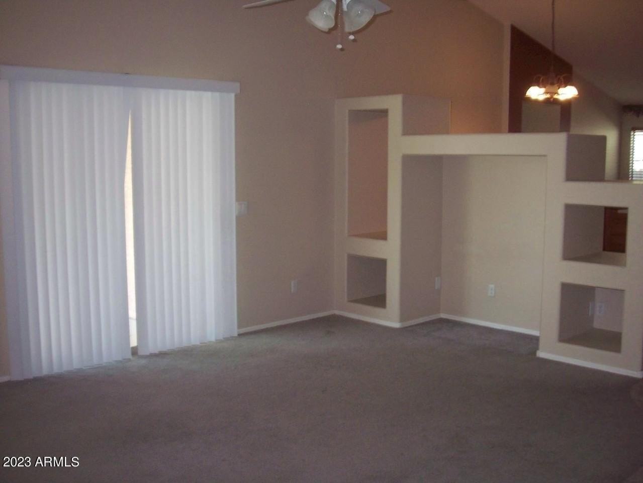 10945 W Loma Ln - Photo 2 of 18