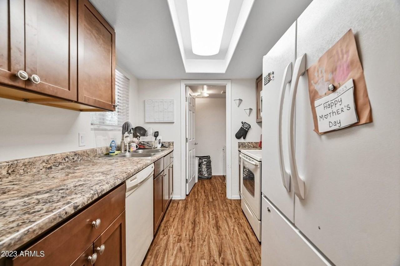 619 S Pioneer #B - Photo 2 of 4