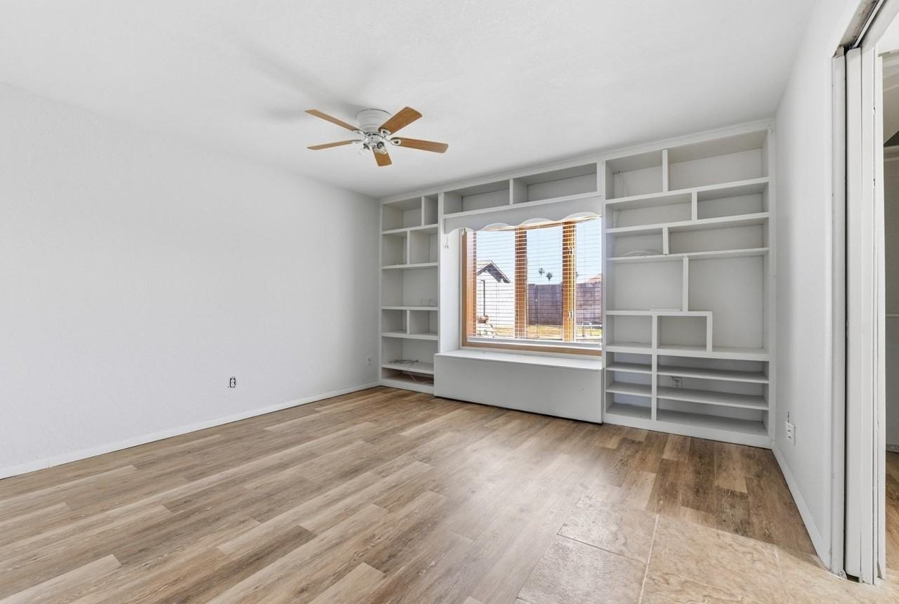 4047 W Sweetwater Ave - Photo 5 of 12