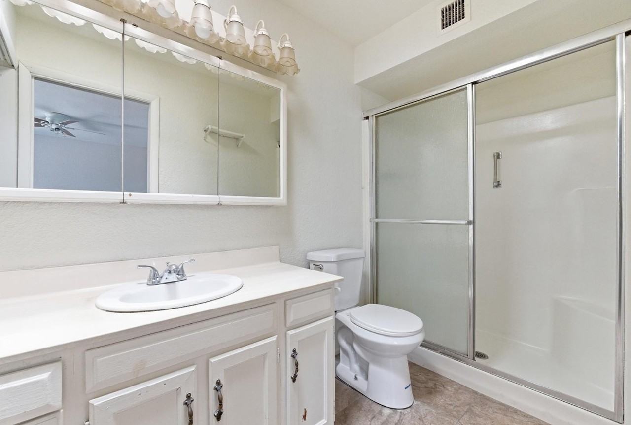4047 W Sweetwater Ave - Photo 6 of 12