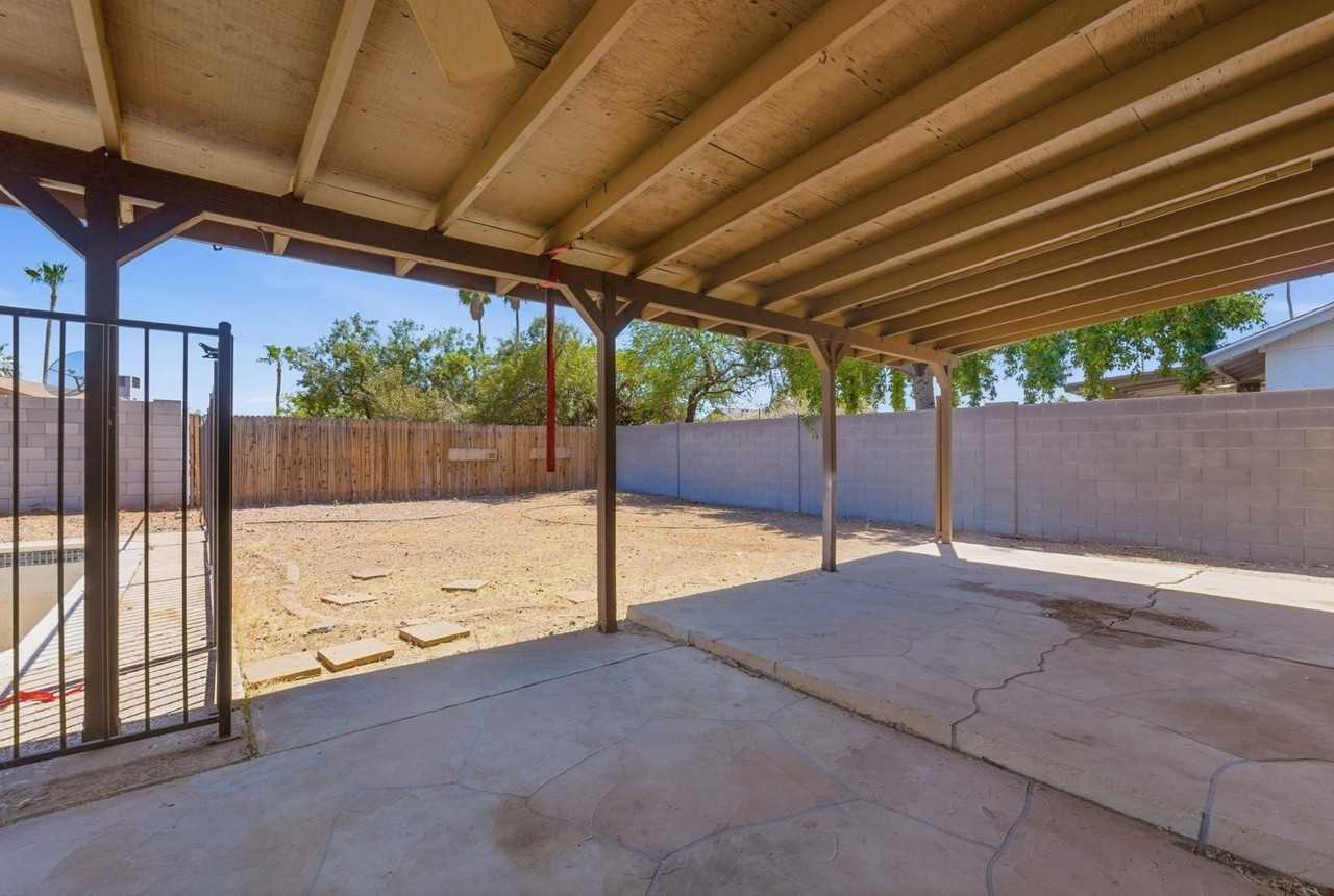 4047 W Sweetwater Ave - Photo 7 of 12