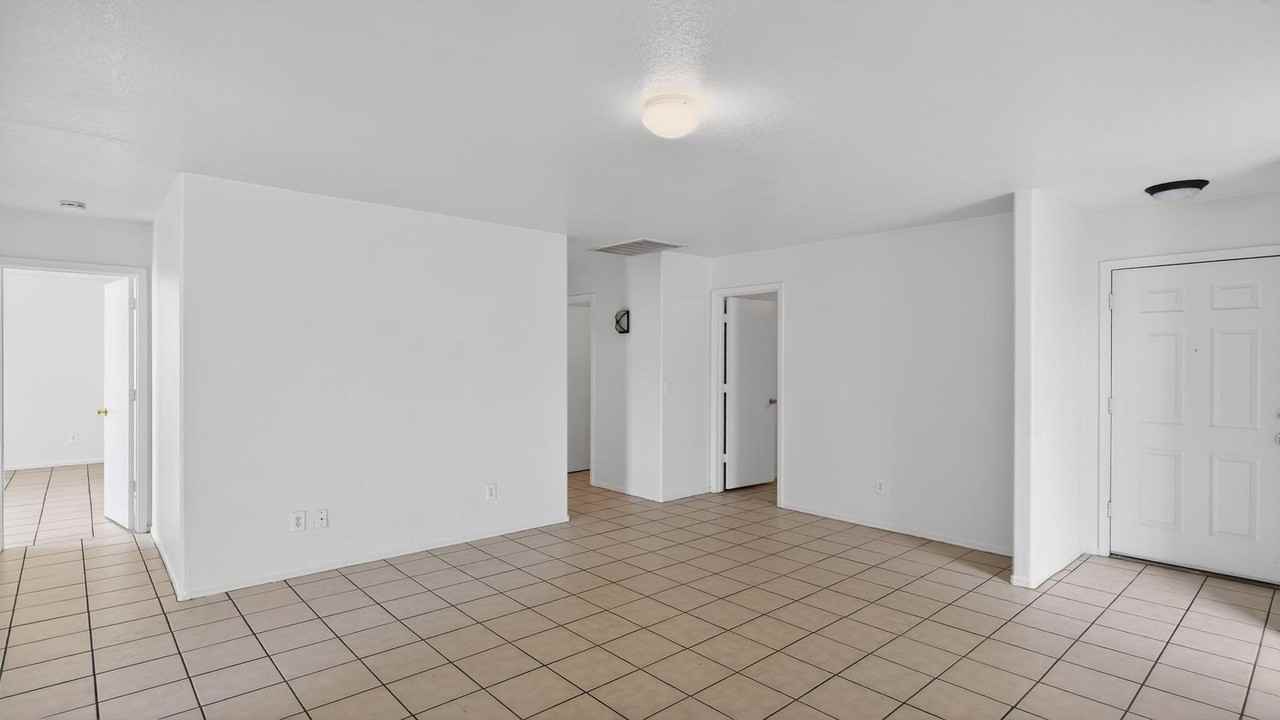7395 W San Miguel Ave - Photo 5 of 16