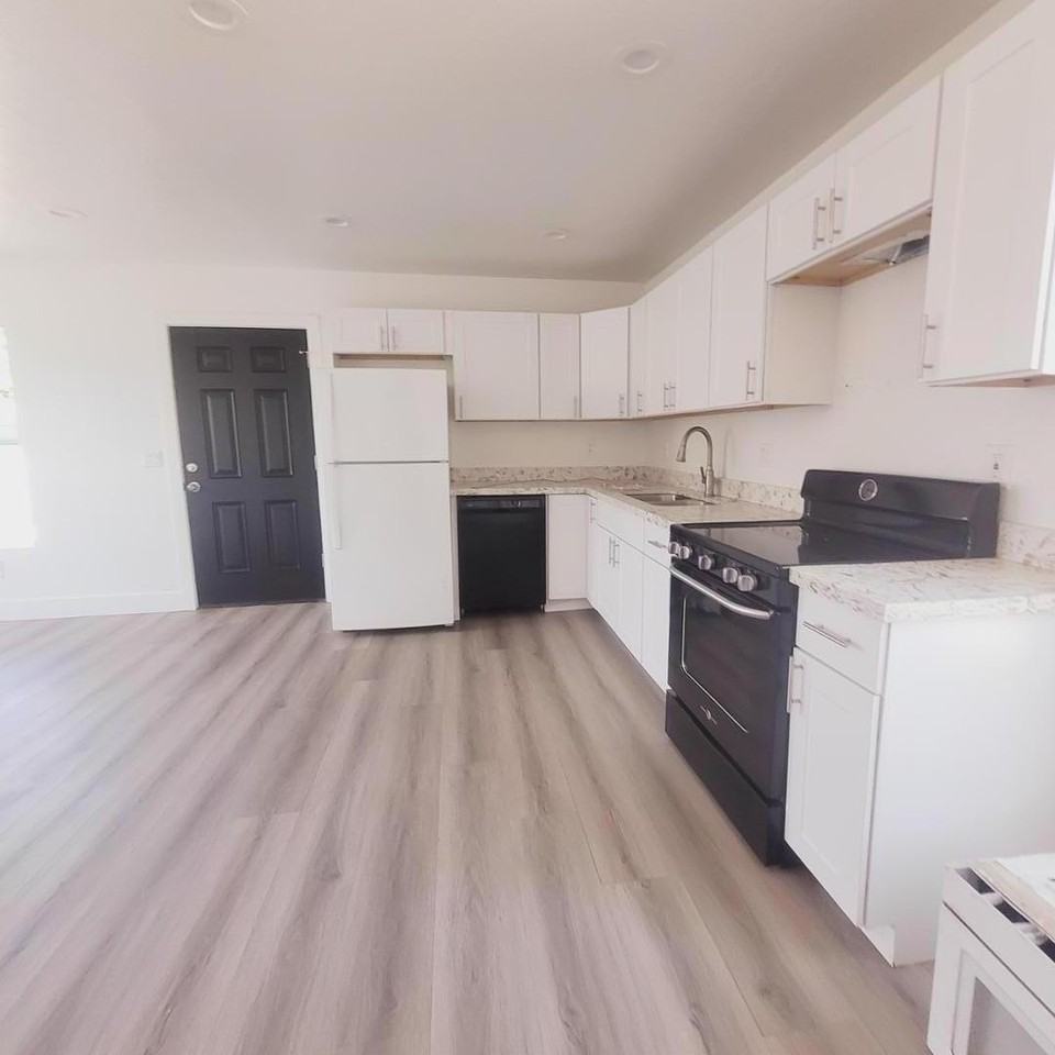 7263 W College Dr