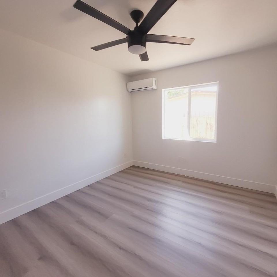 7263 W College Dr - Photo 4 of 12