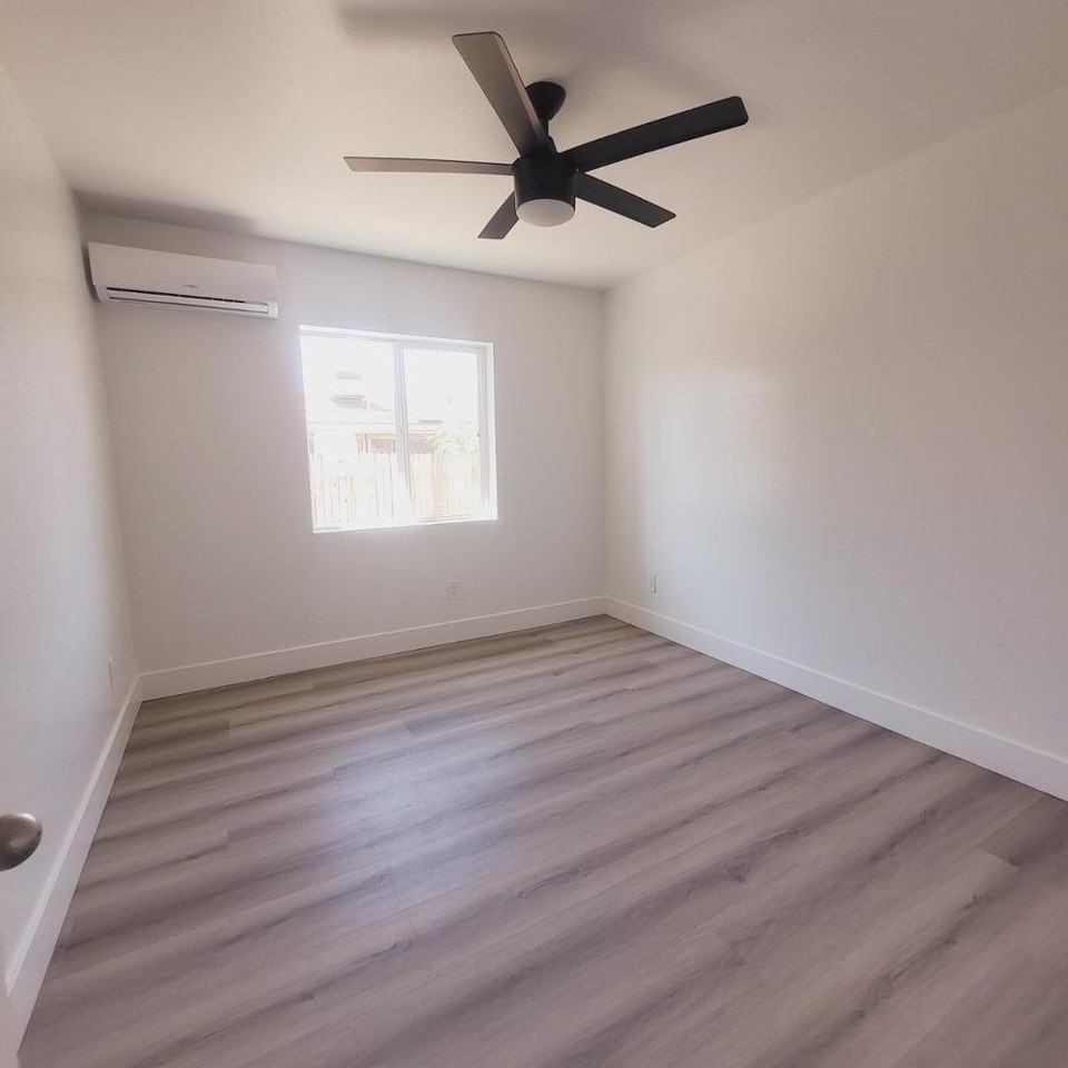 7263 W College Dr - Photo 5 of 12