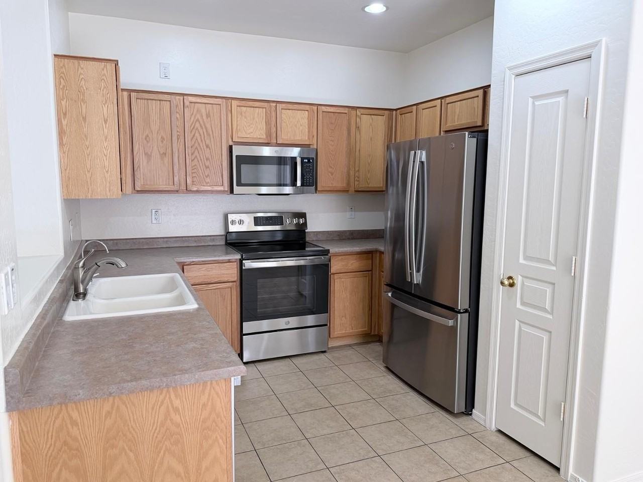 3938 S Napa Ln - Photo 6 of 19