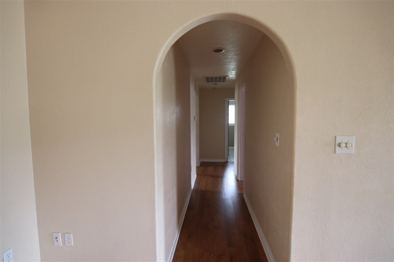 8525 Sunflower Ln - Photo 3 of 12